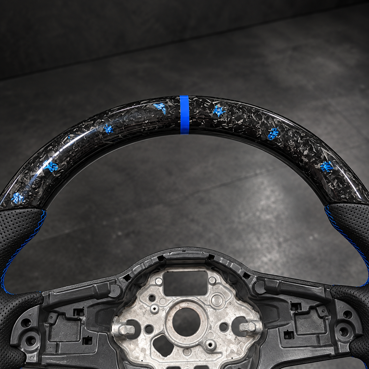 VW FORGED CARBON FIBER ALCANTARA / LEATHER STEERING WHEEL